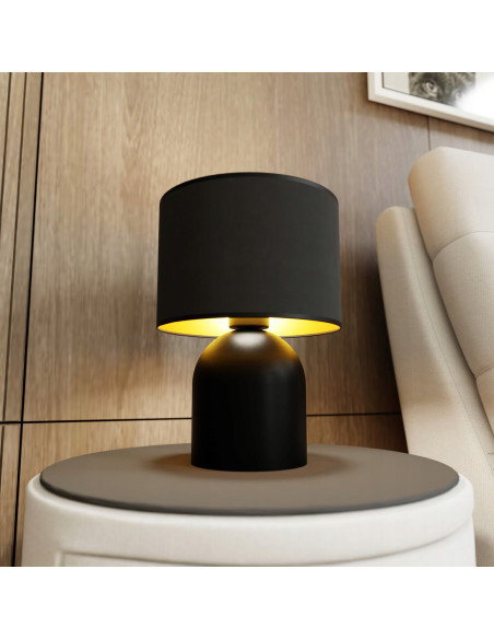 Lampa nocna Aspen z eleganckim czarno-żółtym abażurem - idealna do stylowych wnętrz i wieczornego czytania