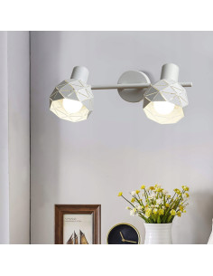 Elegancki podwójny kinkiet ścienny Reus w białym z wycięciami - nowoczesne oświetlenie do stylowych wnętrz 2