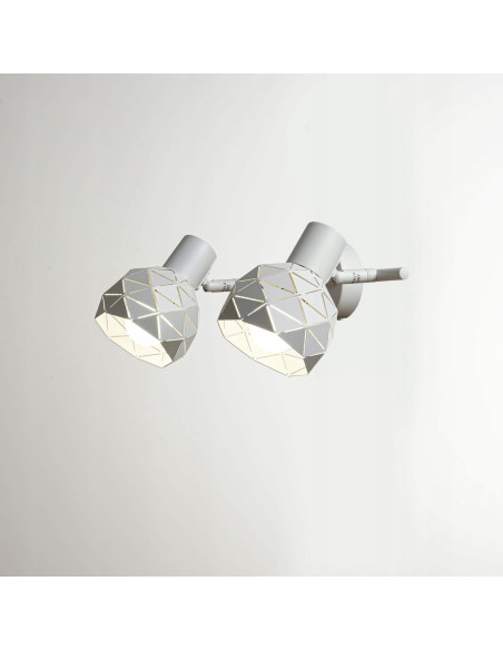 Elegancki podwójny kinkiet ścienny Reus w białym z wycięciami - nowoczesne oświetlenie do stylowych wnętrz