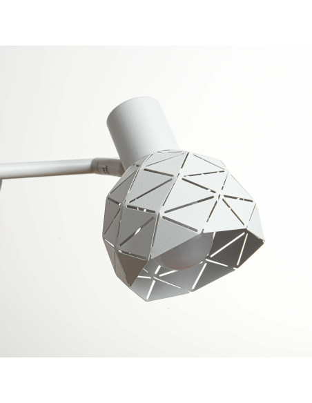 Elegancki podwójny kinkiet ścienny Reus w białym z wycięciami - nowoczesne oświetlenie do stylowych wnętrz