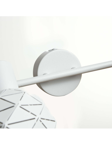 Elegancki podwójny kinkiet ścienny Reus w białym z wycięciami - nowoczesne oświetlenie do stylowych wnętrz