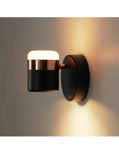 Elegancki kinkiet POCCO w czerni z miedzianym pierścieniem LED - nowoczesna lampa ścienna do stylowych wnętrz.