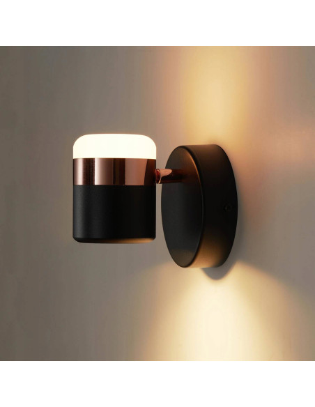 Elegancki kinkiet POCCO w czerni z miedzianym pierścieniem LED - nowoczesna lampa ścienna do stylowych wnętrz.