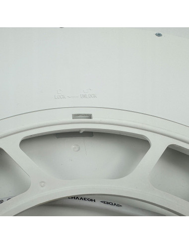 Nowoczesny plafon LED California 60 cm z regulacją barwy światła, niski profil, elegancki design do wnętrz