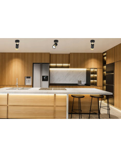 Kinkiet HUGO w czerni z złotym akcentem, regulowany reflektor do nowoczesnych wnętrz kuchennych i salonowych 2