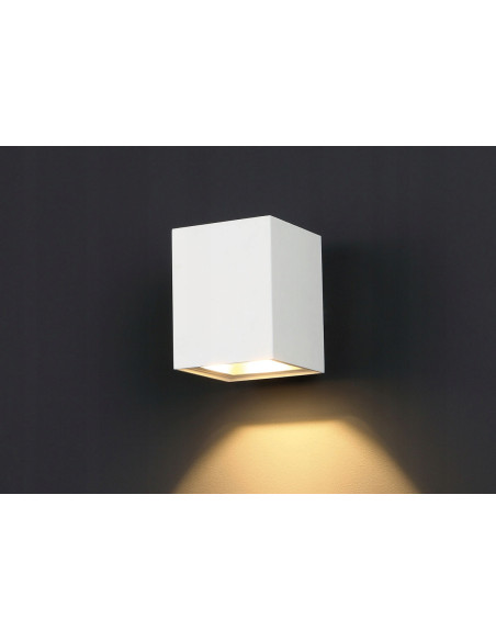 Kinkiet Maxlight Basic Down – elegancki biały reflektor LED w minimalistycznym kwadratowym designie do nowoczesnych wnętrz