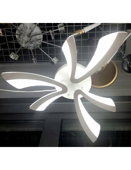 Elegancka lampa LED potrójna z regulacją światła do kuchni i salonu, energooszczędna i nowoczesna