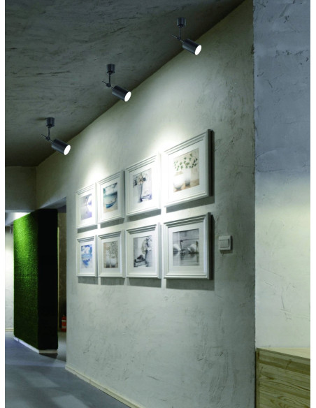 Lampa sufitowa Stick Nero – nowoczesny czarny reflektor z ruchomym ramieniem, idealny do eleganckich wnętrz.