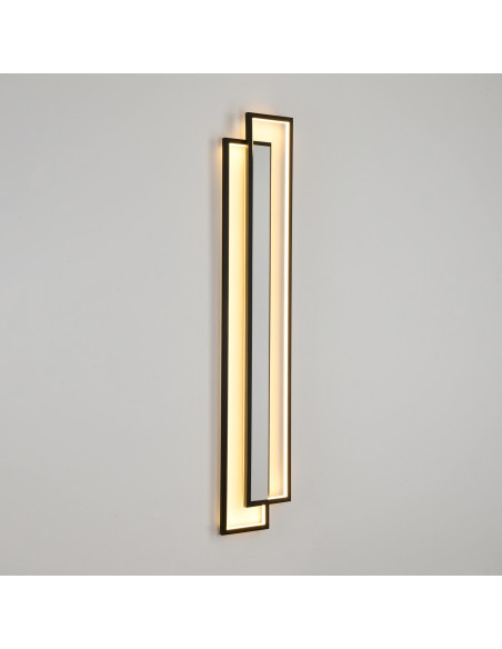 Kinkiet SYMMETRY LED 160 cm - nowoczesne oświetlenie w czarnej ramie do sypialni i salonu, 3900 lm, zintegrowane źródło światła.