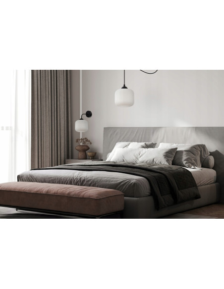 Kinkiet minimalistyczny RIFFLE z szklaną kulą, biało-czarny - eleganckie oświetlenie do nowoczesnych wnętrz