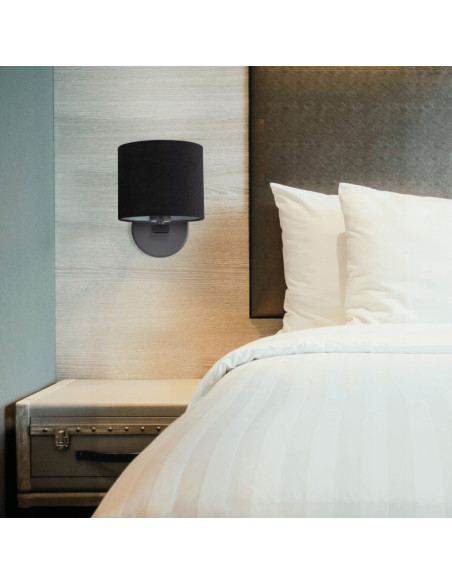 Nowoczesny kinkiet Cecina w czerni – elegancka lampa natynkowa do korytarza i stylowych wnętrz