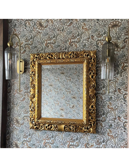 Kinkiet PIEGA – elegancka lampa ścienna w stylu retro glamour, złoty z kloszem smoked, idealna do przedpokoju i holu.