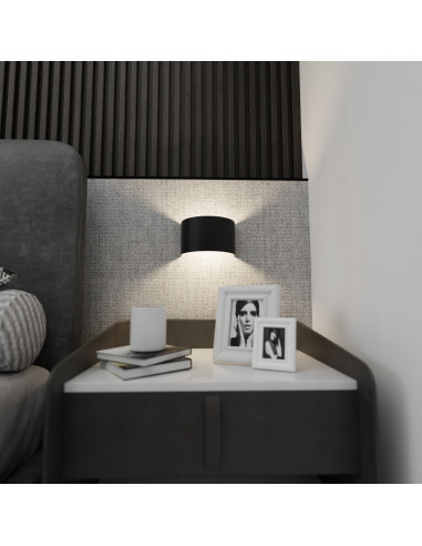 Kinkiet FOLD – eleganckie oświetlenie ścienne z dwustronnym światłem, czarny półkole do nowoczesnych wnętrz