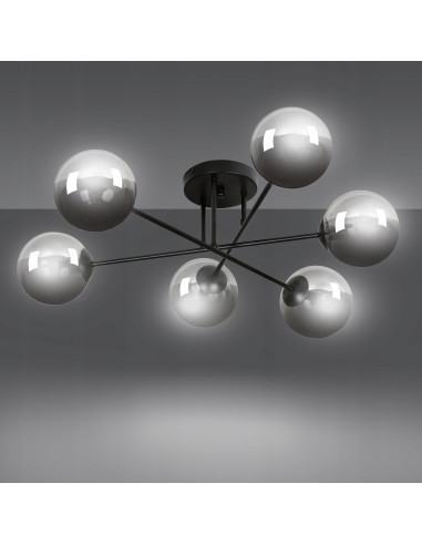 Elegancki żyrandol BRENDI w kształcie gwiazdy z sześcioma szklanymi kloszami, idealny do nowoczesnych wnętrz