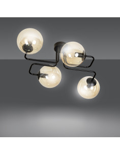 Nowoczesny plafon BRENDI 4-punktowy miodowo-czarny ze szklanymi kloszami, idealny do eleganckich wnętrz 2