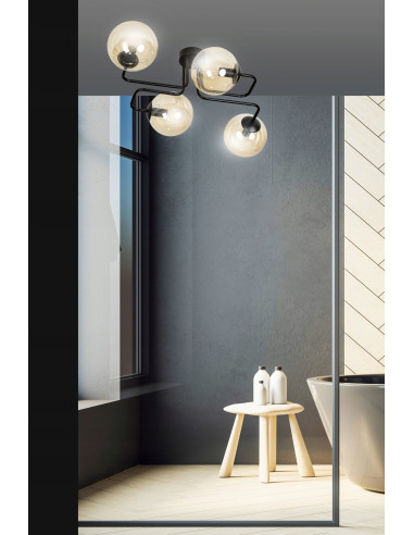 Nowoczesny plafon BRENDI 4-punktowy miodowo-czarny ze szklanymi kloszami, idealny do eleganckich wnętrz