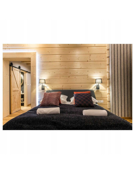 Lampa Kinkiet DAKOTA z USB i giętką odnóżką - elegancka lampa do sypialni w białym kolorze z półką do przechowywania.