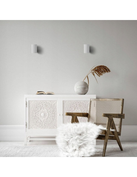 Kinkiet Tokio - nowoczesna lampa ścienna w minimalistycznym białym designie do eleganckich wnętrz.