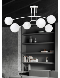 Klasyczny plafon PREGOS z 6 szklanymi kulami, biała elegancja do nowoczesnych i tradycyjnych wnętrz