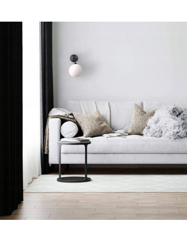 Kinkiet Dorado Noir z mleczną kulą - elegancka lampa ścienna do przedpokoju i nowoczesnych wnętrz.