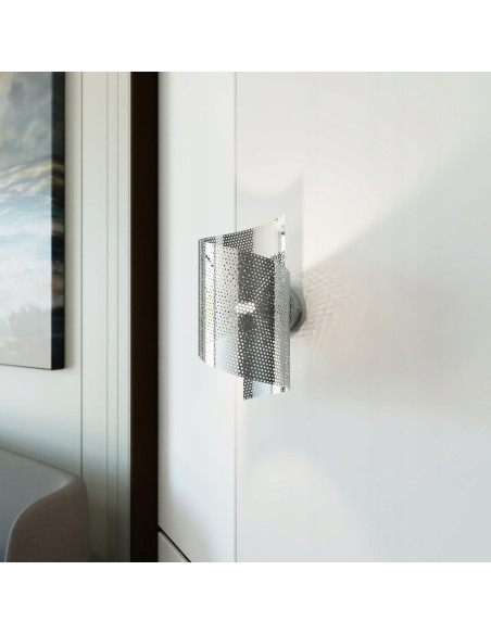 Kinkiet SPIRAL w kolorze srebrnym – nowoczesne oświetlenie minimalistyczne do salonu i innych wnętrz.