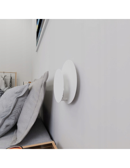 Nowoczesny kinkiet CIRCLE 1C w bialym kolorze z metalowymi akcentami do sypialni i salonu, idealny do minimalistycznych wnętrz