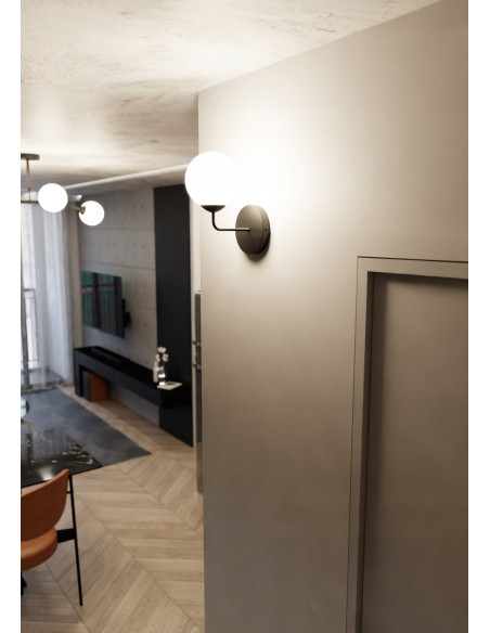 Kinkiet Emibig PREGOS K1 - czarna lampa ścienna z eleganckim mlecznym kloszem do nowoczesnych wnętrz