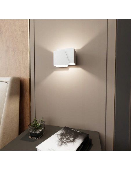 Lampa ścienna FROST w klasycznym stylu z podwójnymi trapezami - elegancka lampa oświetleniowa, 1x8W, biały metal