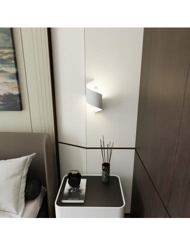 Lampa ścienna SPINER w białej spirali - nowoczesny design do schodów i korytarzy, elegancka i funkcjonalna.