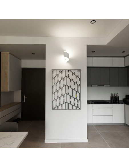 Lampa ścienna SPINER w białej spirali - nowoczesny design do schodów i korytarzy, elegancka i funkcjonalna.